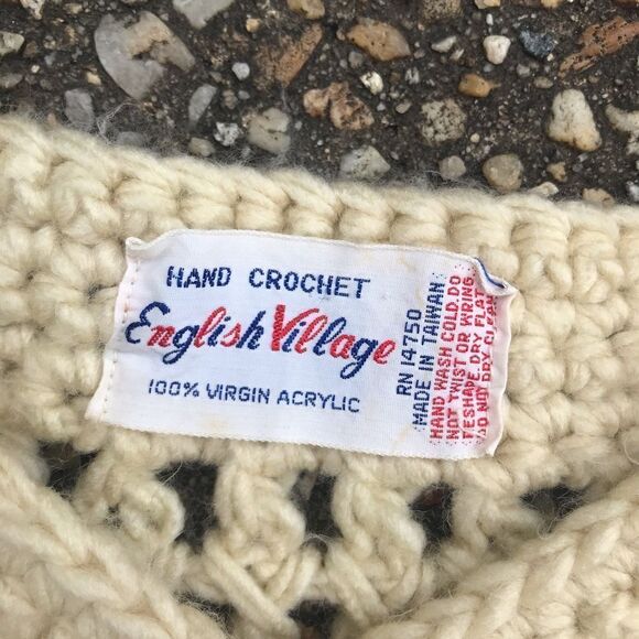 Vintage 1970s crochet hippie poncho cape extra long with fringe - Picture 3 of 7